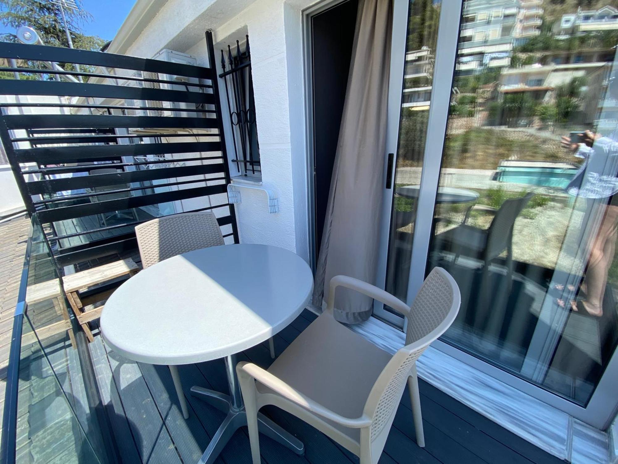 Ostria * Sarandë