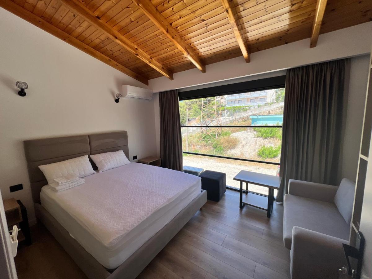 Ostria * Sarande
