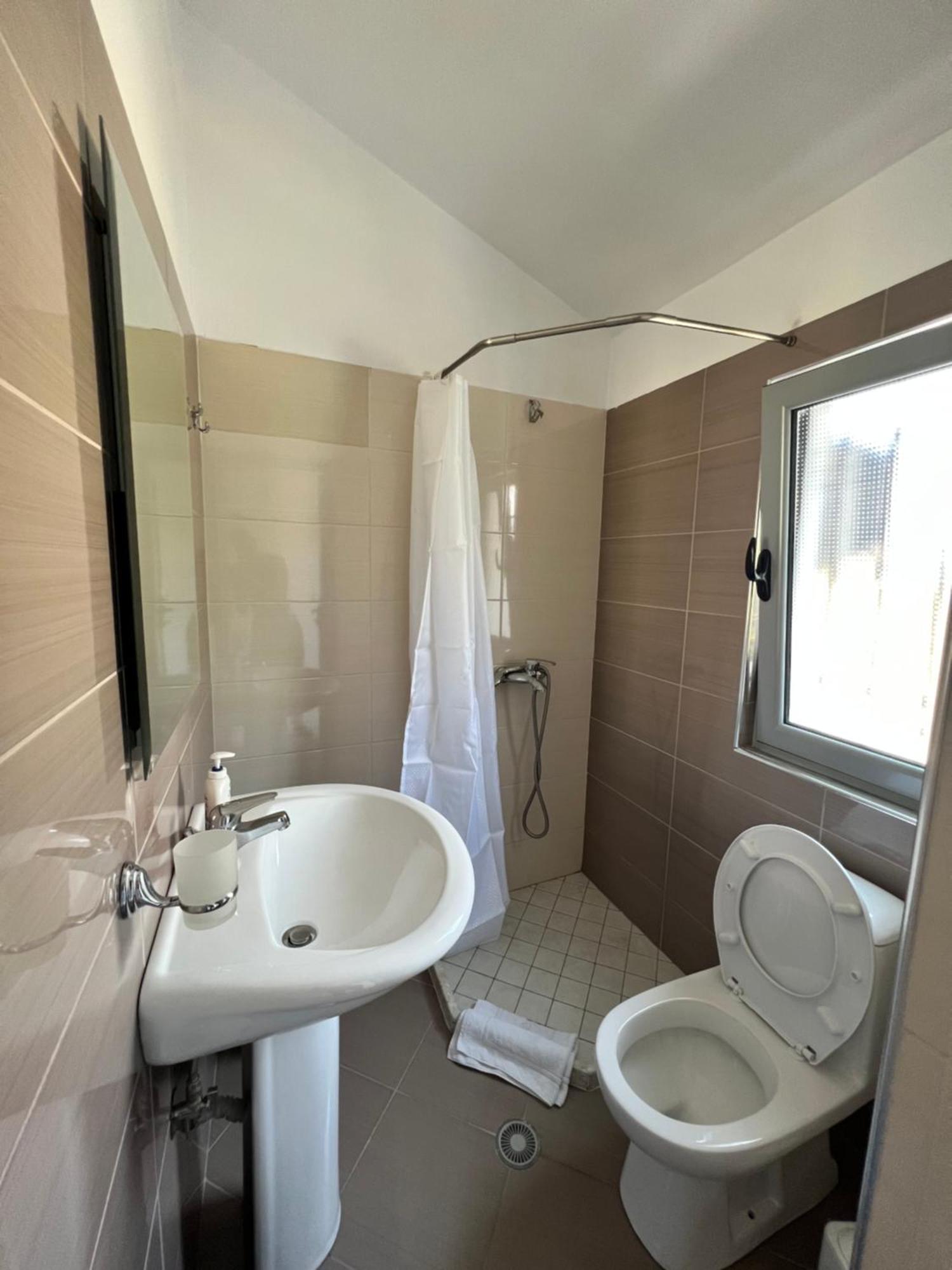 Ostria Apartment *