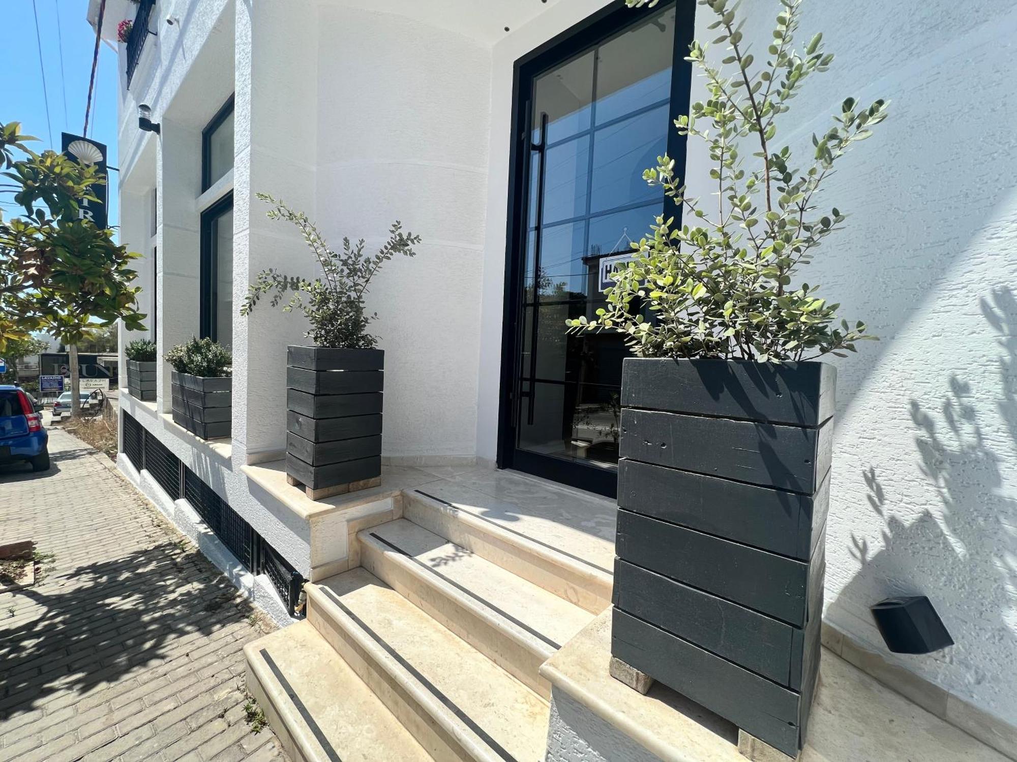 Ostria Sarande