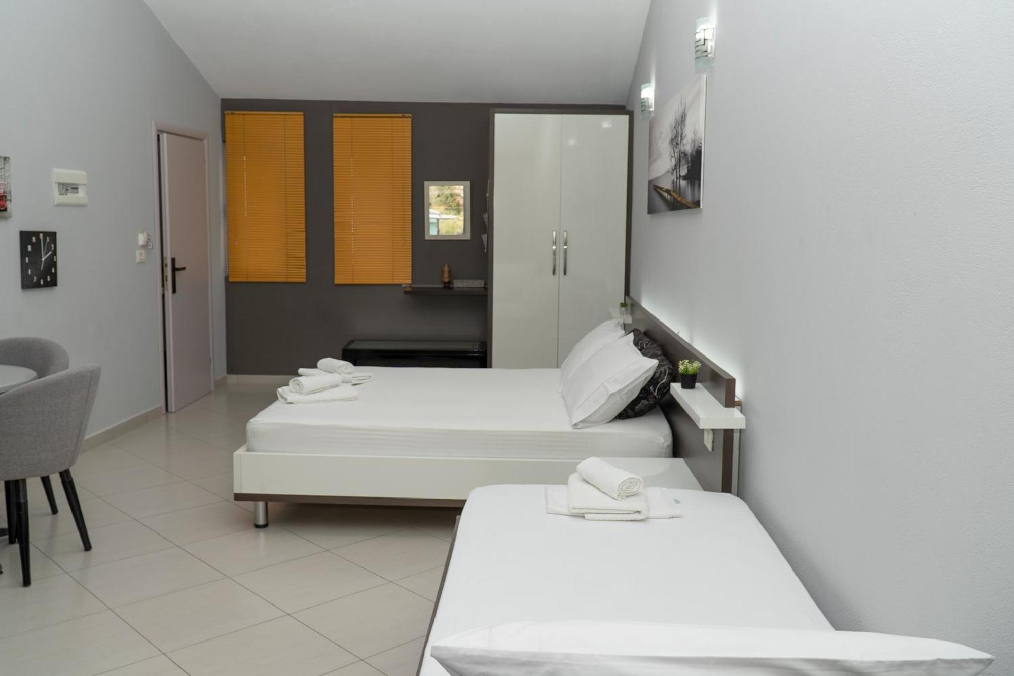 Ostria * Sarande