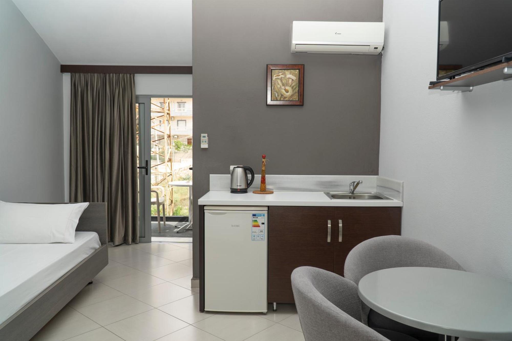 Ostria Apartment