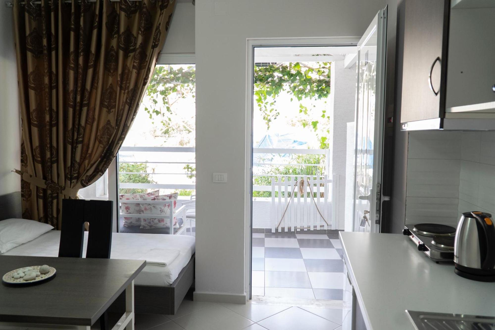 Ostria Apartment
