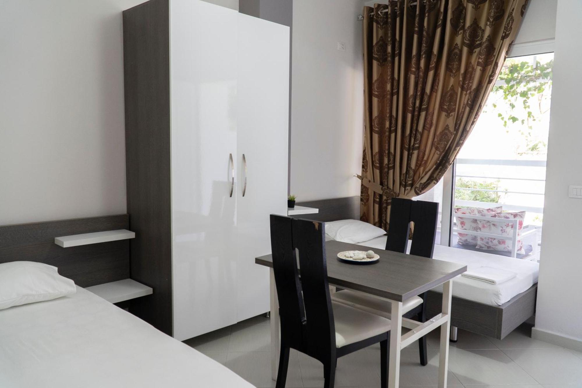 Ostria Apartment *